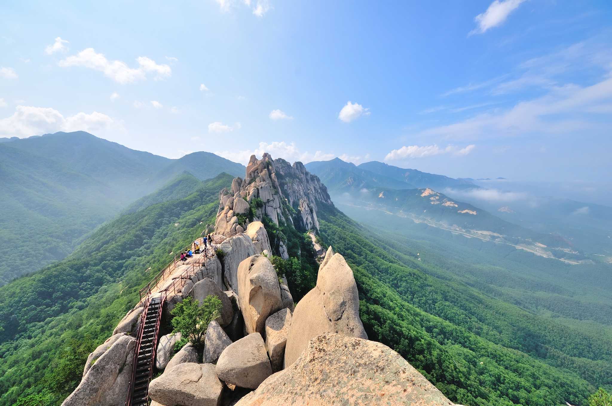 Private car transfer services in Seoraksan National Park - scenic view on Seoraksan National Park in South Korea
